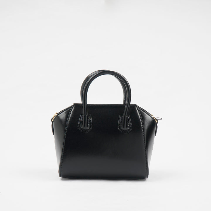 Givenchy Elegant Black Leather Handbag - Luxurious and Versatile Accessory