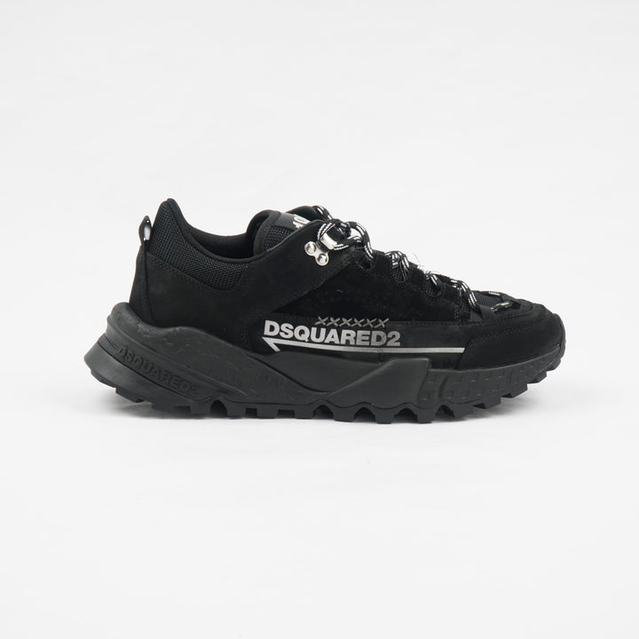 DSQUARED2 Nero Sneakers with Rugged Sole and Distinctive Branding