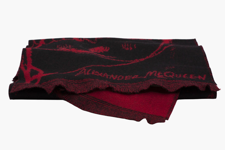 Sciarpa nera e rossa di Alexander McQueen