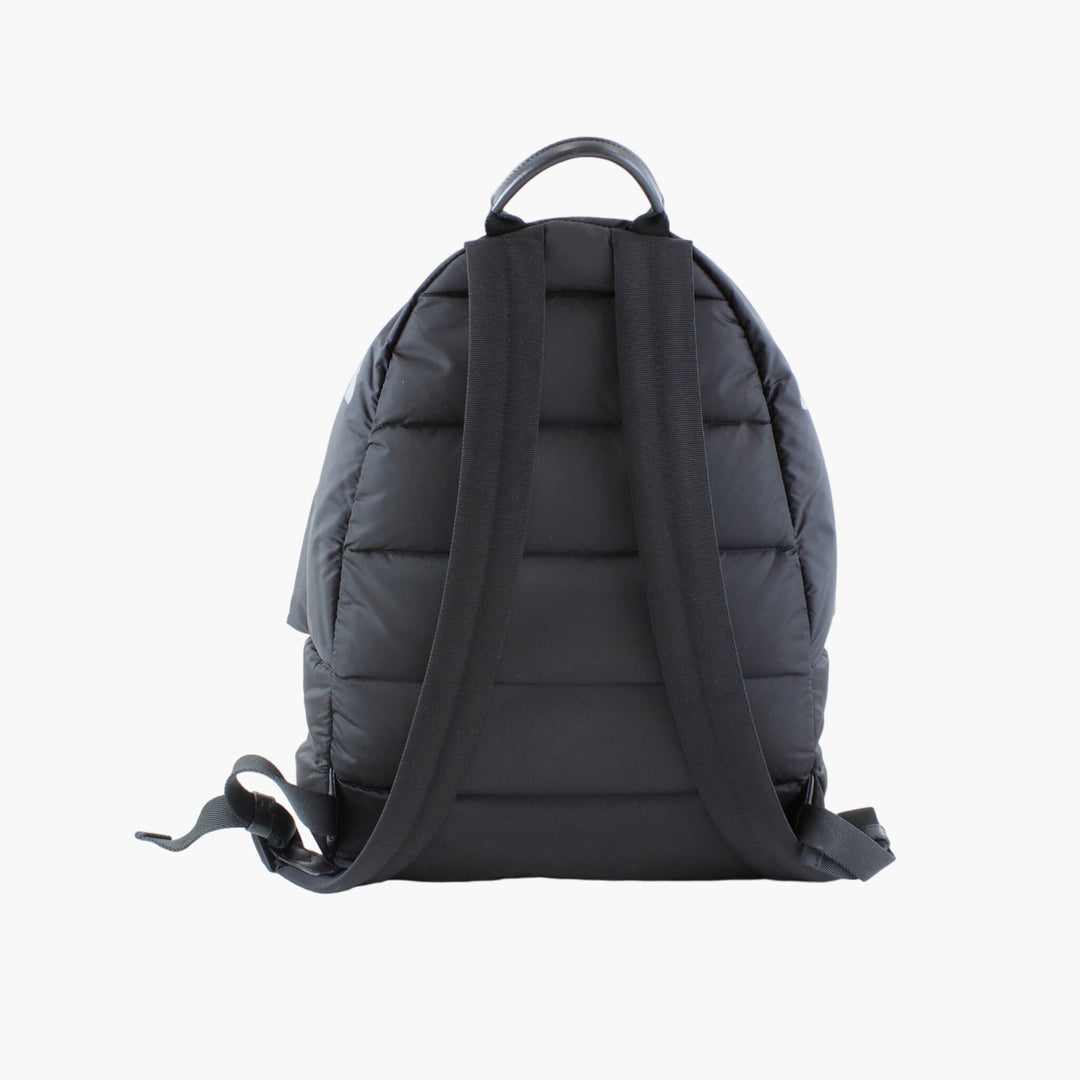 Moncler Black Quilted Bag with Adjustable Straps - Luxury and Functional Design