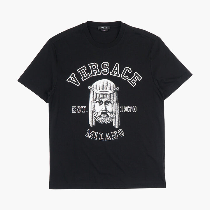 Versace T-shirt nera con elementi di design grafico audace - Made in Italy