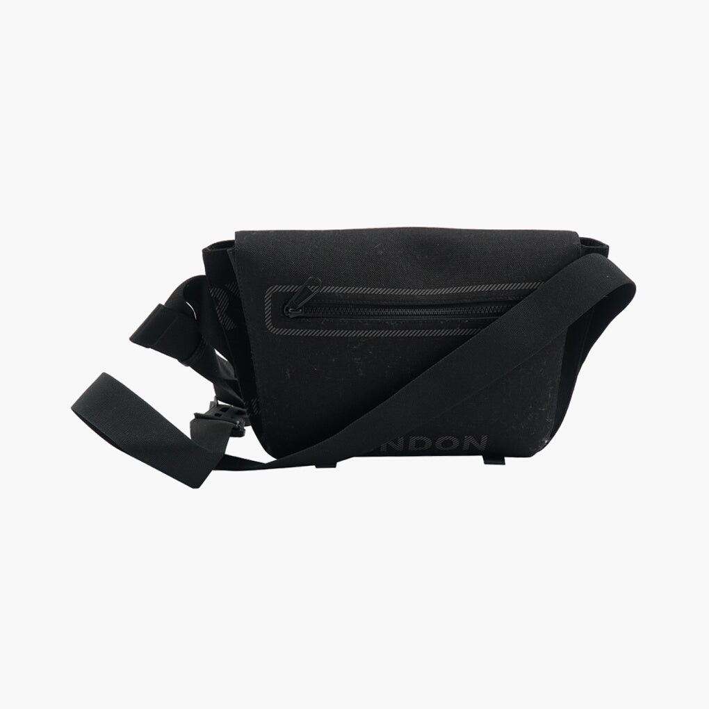 Burberry Black Bag - Sleek Design with Ample Storage & Adjustable Strap