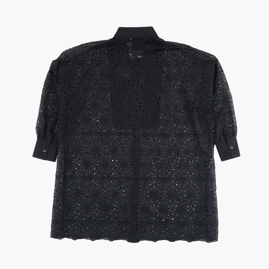 Camicia nera Max Mara con intricati dettagli in pizzo