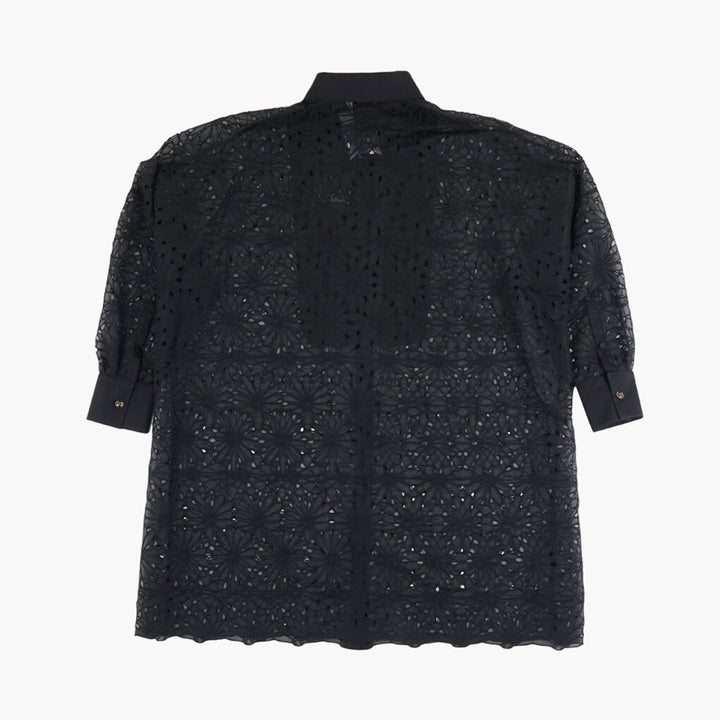 Camicia nera Max Mara con intricati dettagli in pizzo