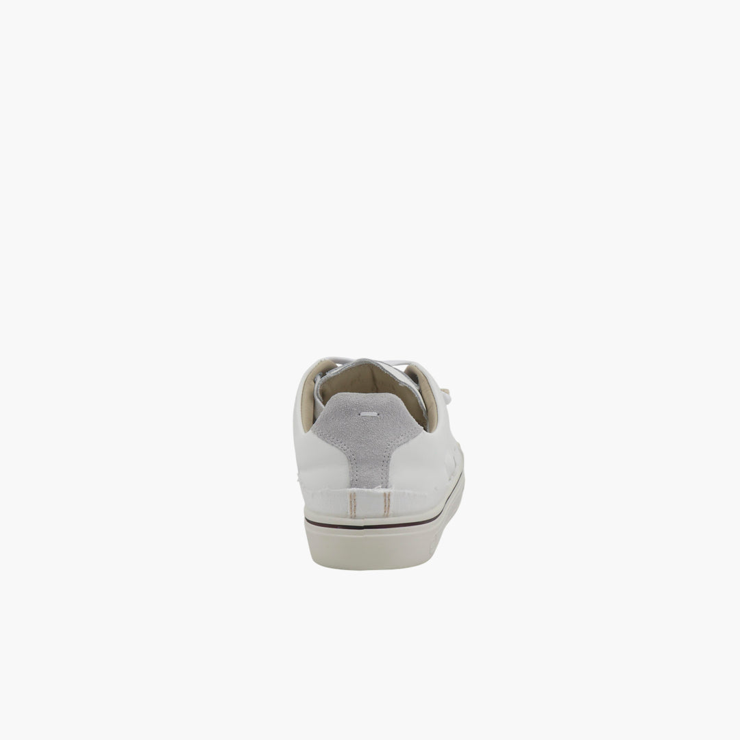 Sneakers Maison Margiela Avant-Garde bianco-grigio con design decostruito