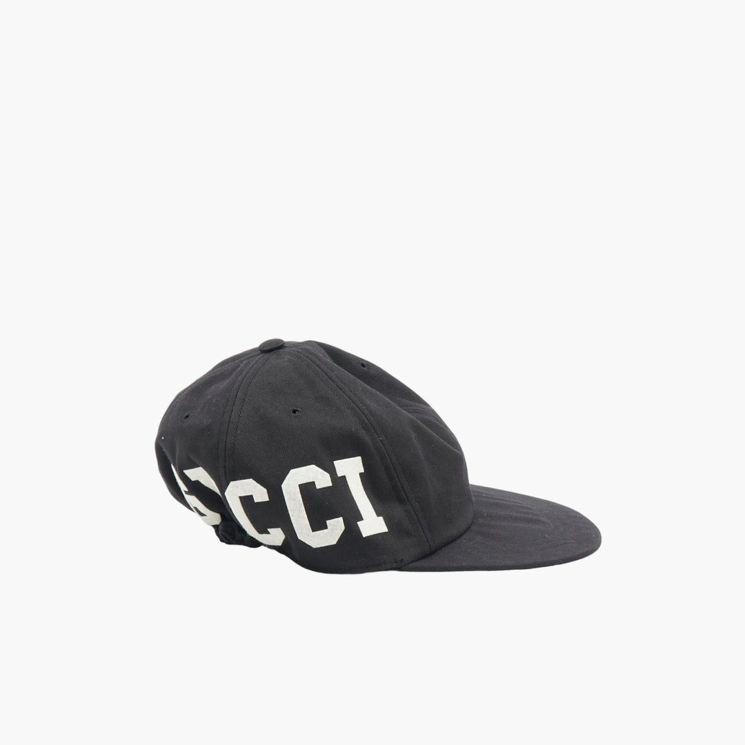 Cappello nero GUCCI con logo