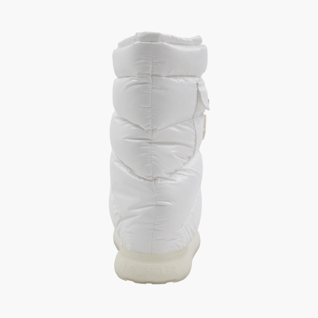 MONCLER Women's Quilted White Snow Boots - Stylish and Functional Winter Footwear