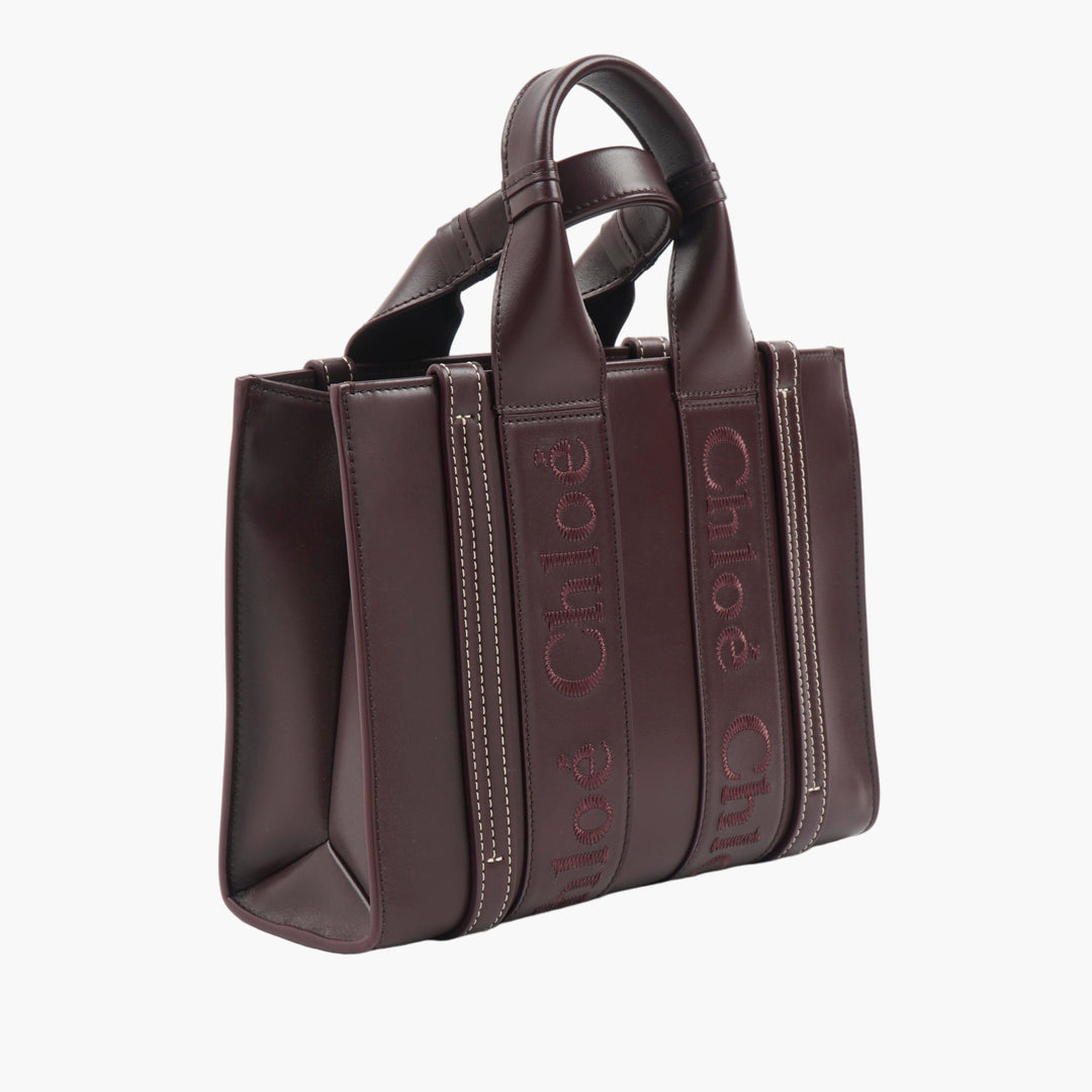 Chloè Luxurious Marrone Tote Bag with Spacious Interior and Elegant Design