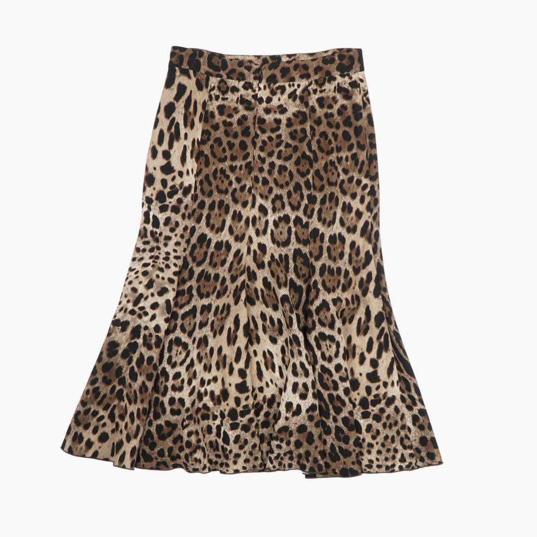 Dolce & Gabbana Leopard Print Skirt - Luxurious Fabric