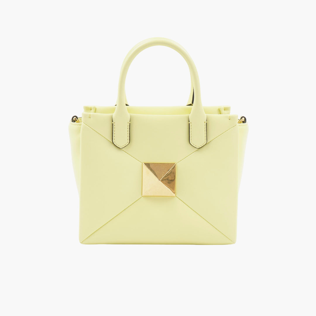 VALENTINO Borsa a mano di lusso in oro giallo con dettagli in borchie color oro, realizzata in Italia