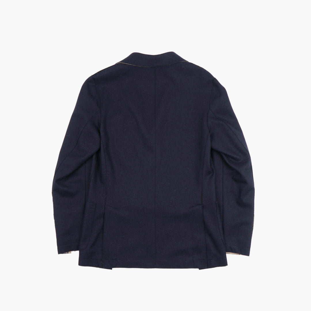 ELeventy Classic Navy Blazer with Three-Button Front and Functional Pockets