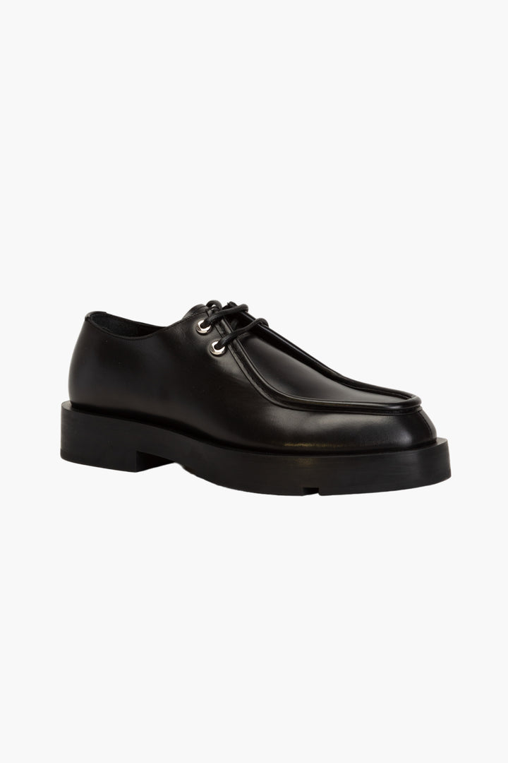 Scarpe in pelle nera GIVENCHY - Calzature sofisticate e resistenti per tutte le occasioni