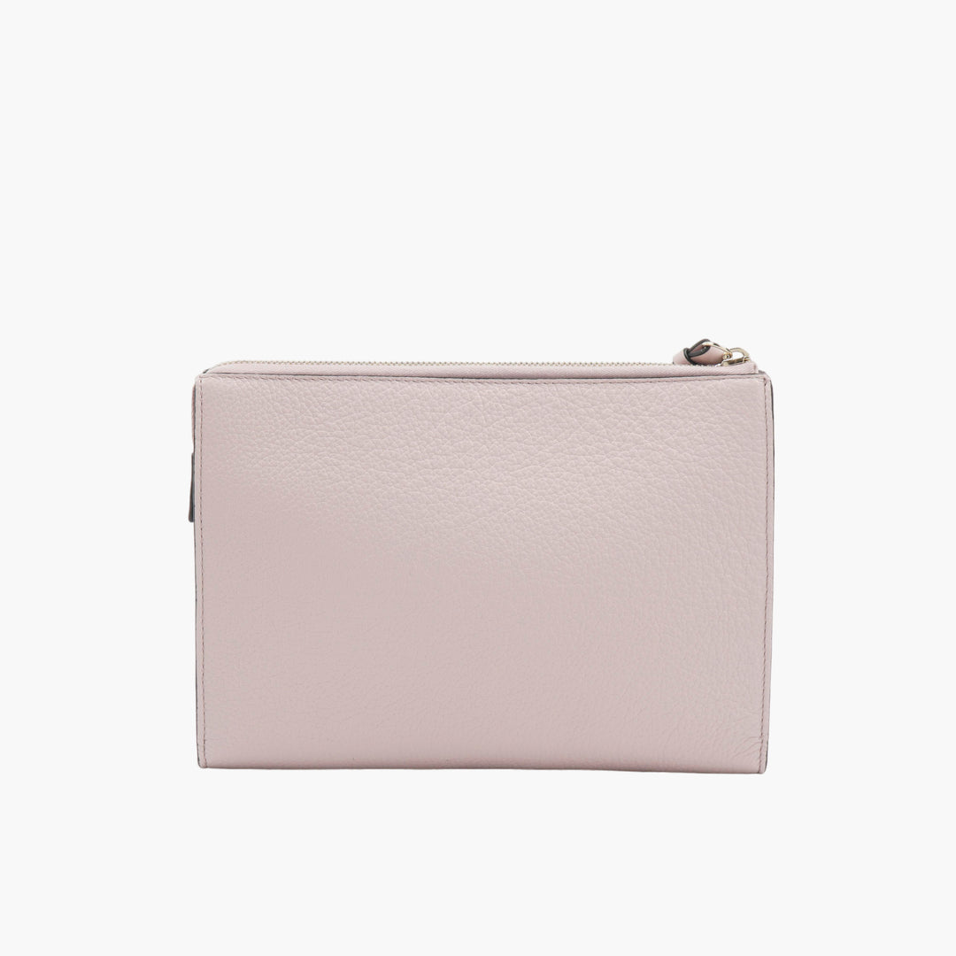 Chloé Leather Clutch in Rosa - Timeless Sophistication and Elegance