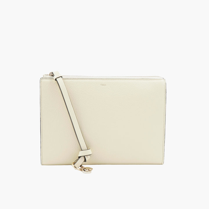 Chloè Elegant White Leather Bag with Adjustable Strap and Spacious Interior