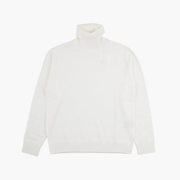 Ballantyne Turtleneck Sweater in Luxurious Cream Knit