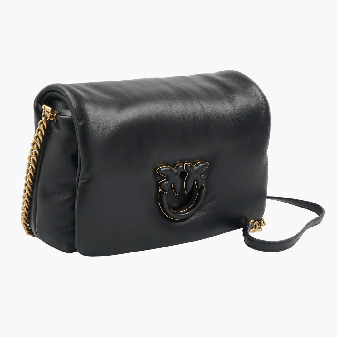 Borsa Pinko in pelle nera con tracolla a catena color oro