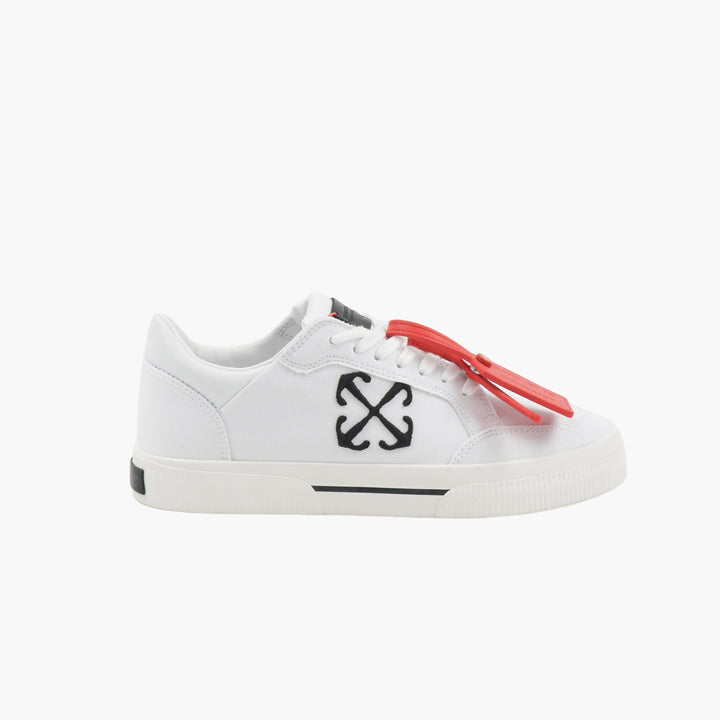 OFF-WHITE Sneakers with Iconic Arrow Logo and Red Tag Detail - Bianco