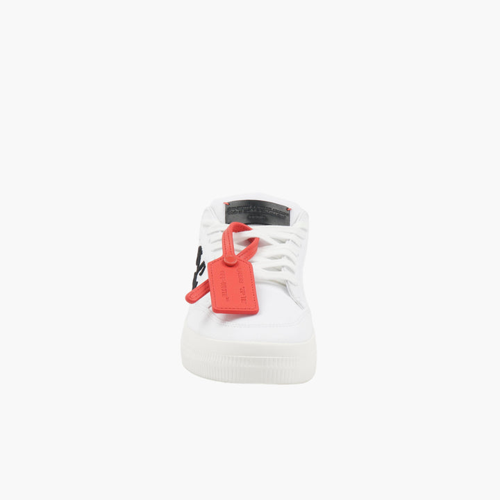 OFF-WHITE Sneakers with Iconic Arrow Logo and Red Tag Detail - Bianco