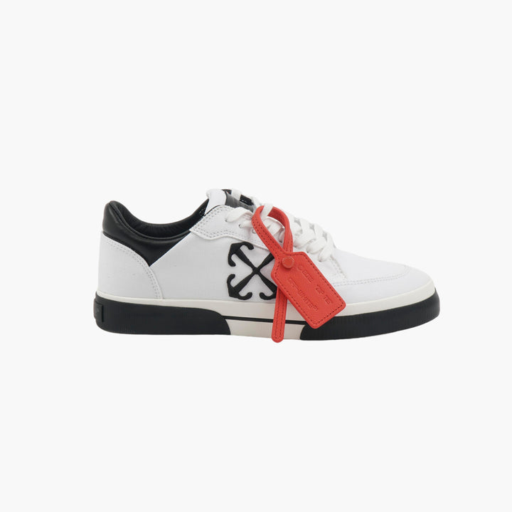 Sneakers bianche Off-White con motivo iconico a freccia e laccetto rosso