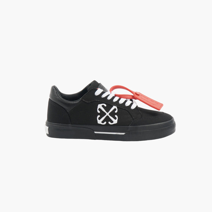 OFF-WHITE Black Low-Top Sneakers with Logo and Zip Tie