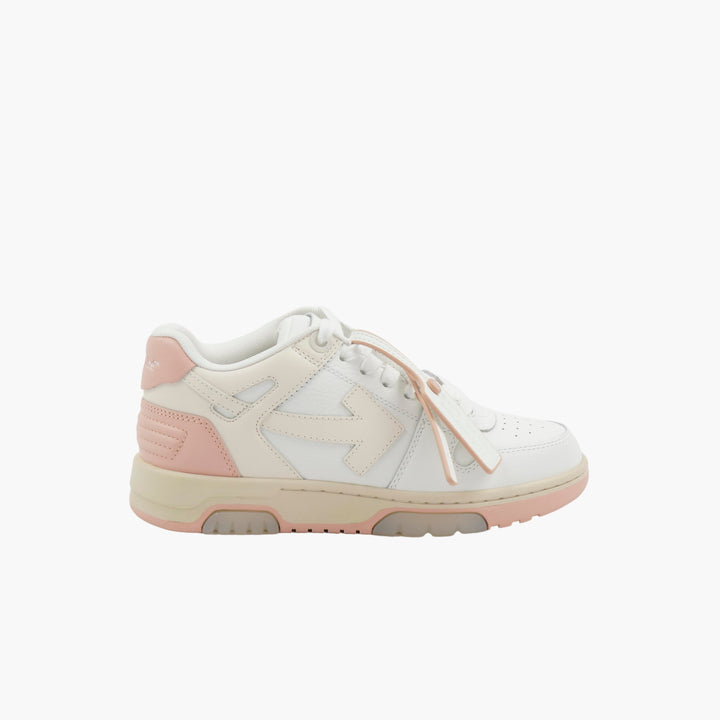 OFF-WHITE Sophisticated Sneakers with Pastel Accents and Arrow Motif