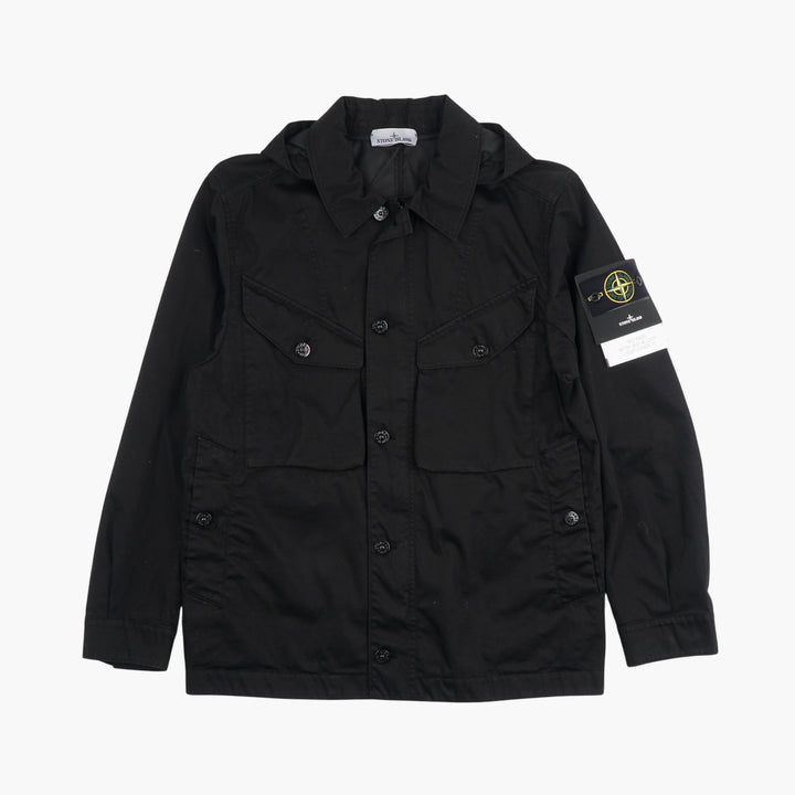 Giacca nera da uomo Stone Island con toppa sulla manica con firma