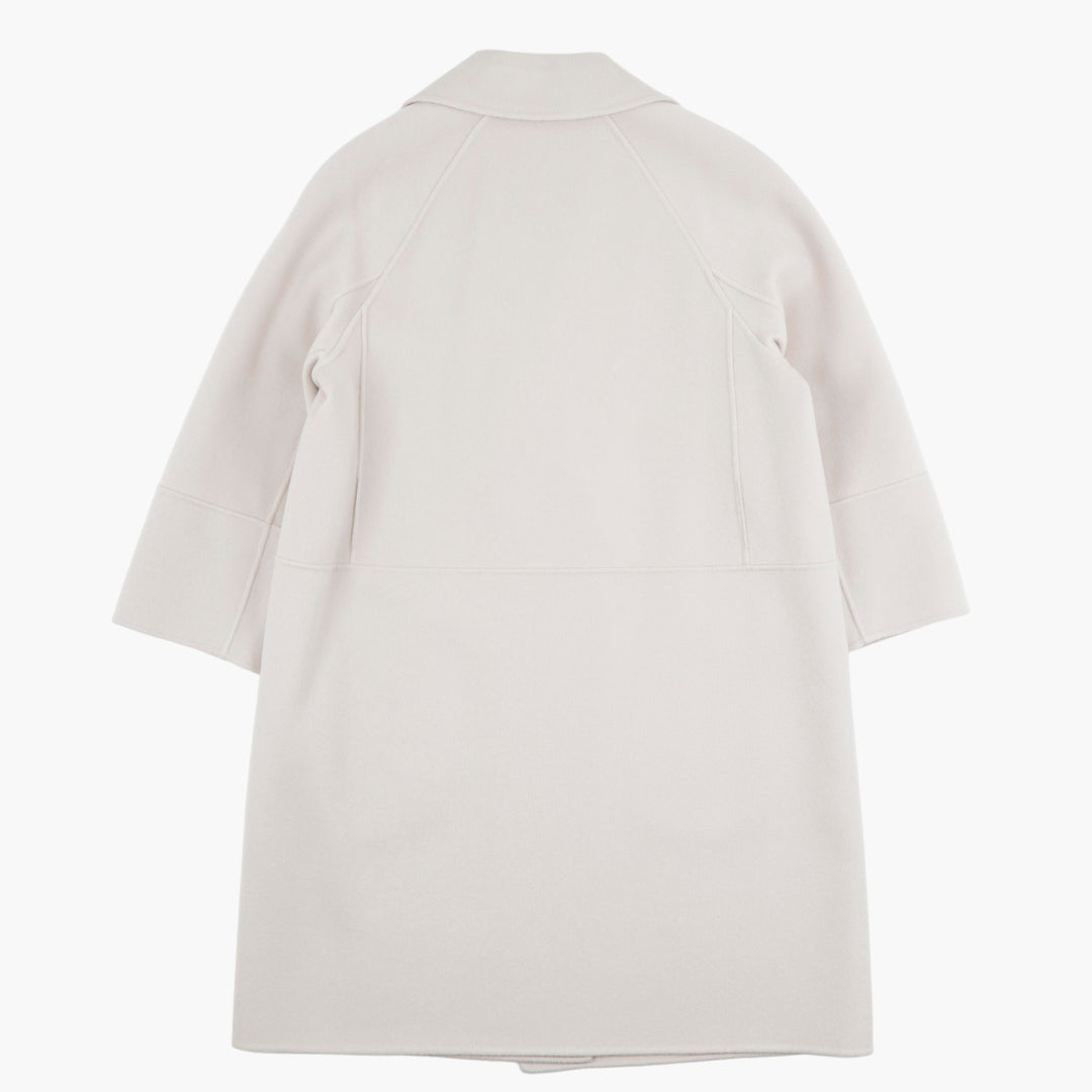 Max Mara Elegant Timeless Coat in Bianco - Luxurious Design and Comfort