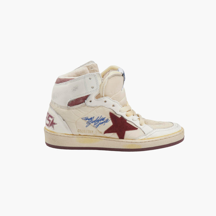 Sneakers alte Golden Goose in bianco-bordeaux con estetica usurata