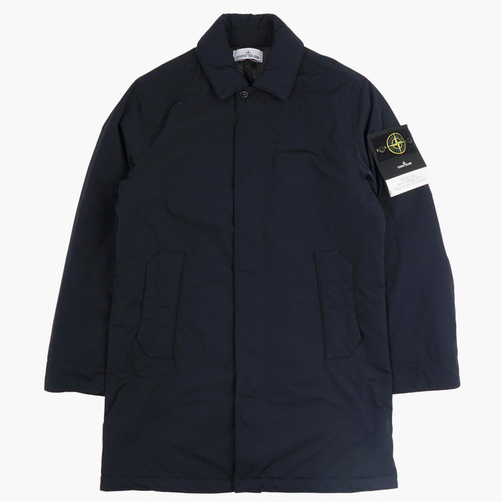 Cappotto Stone Island Classic Blu con dettagli iconici del distintivo