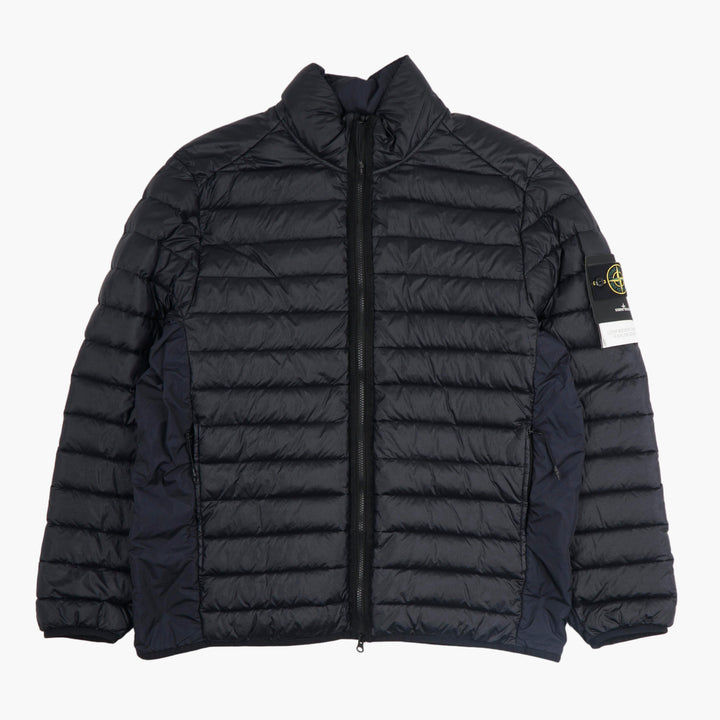 STONE ISLAND Nero Jacket with Iconic Badge and Durable Design