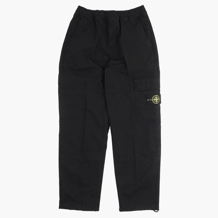 Pantaloni cargo neri Stone Island con dettaglio distintivo iconico