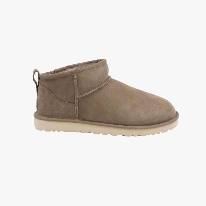 Stivali in pelle di pecora scamosciata marrone scuro UGG